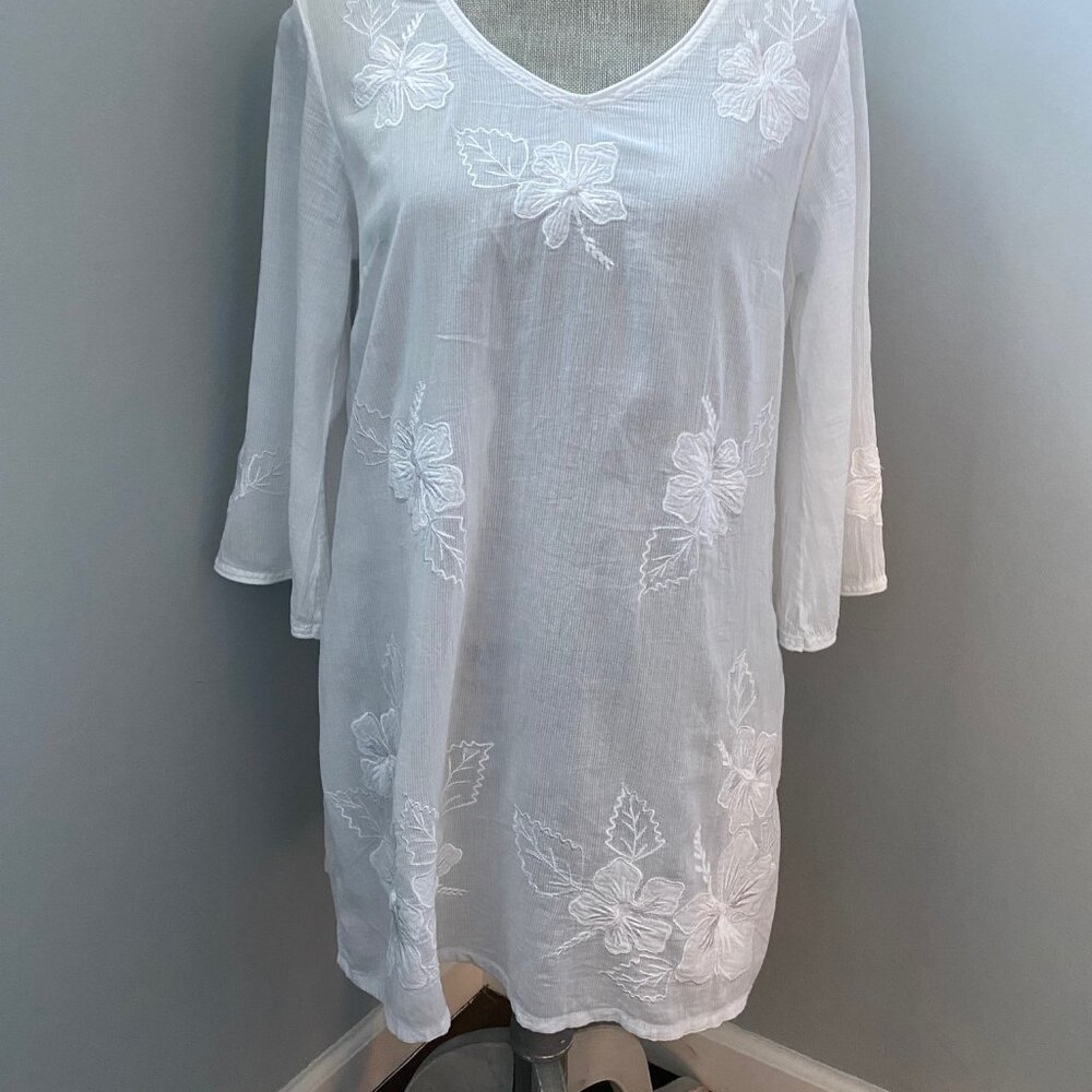 LIKE NEW Peppermint Bay White Cover Up